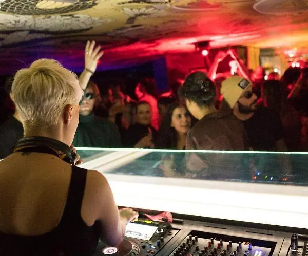 法里内特酒店 酒店 韦尔比耶